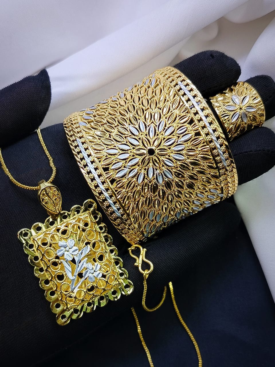 Golden Set
