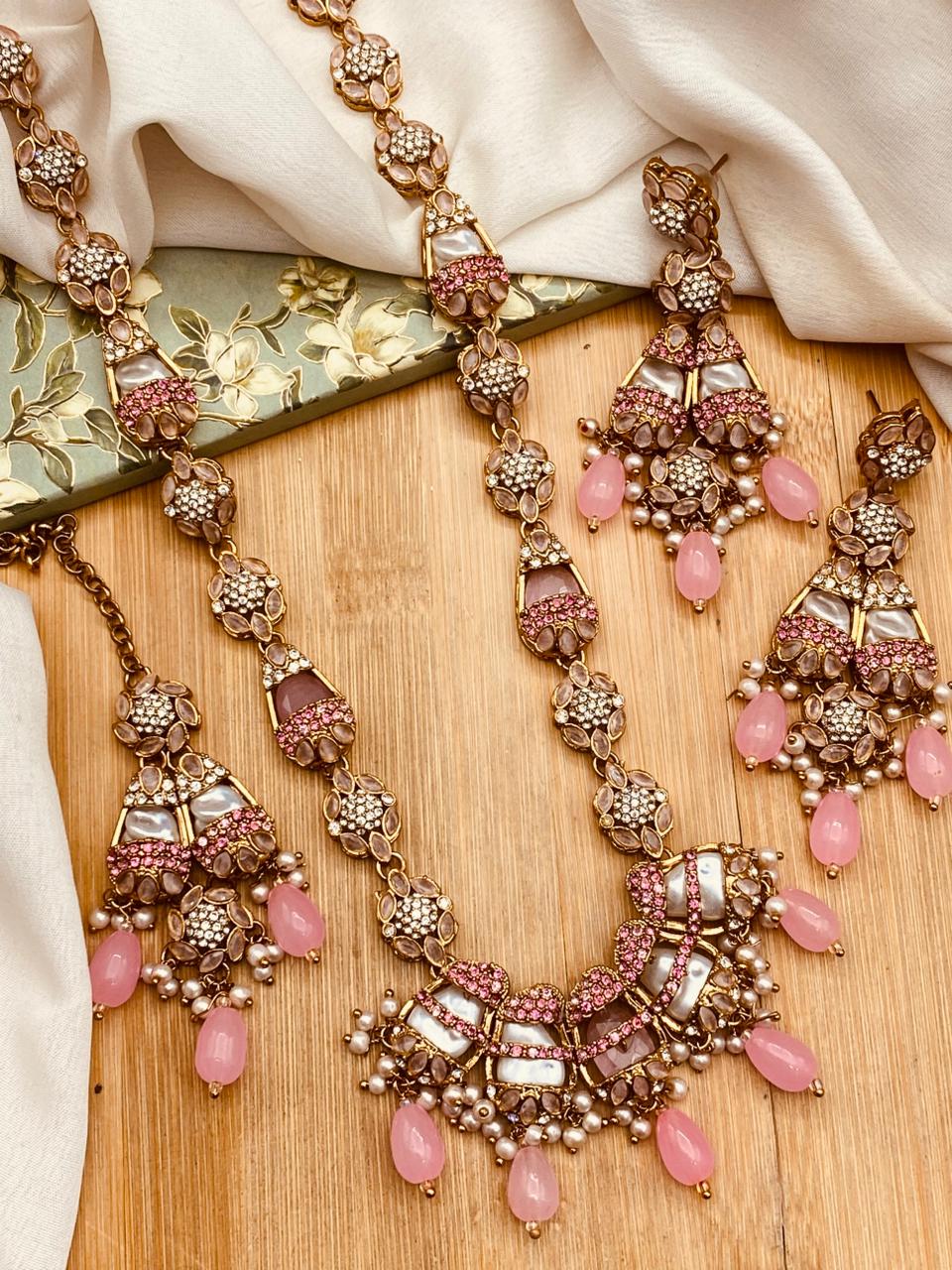 Elevate your style with stunning women’s jewellery