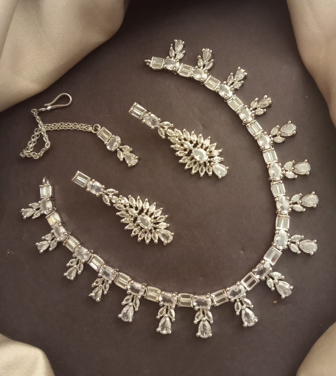 Indian Ad Zarkoon Party Wear Set with Teeka