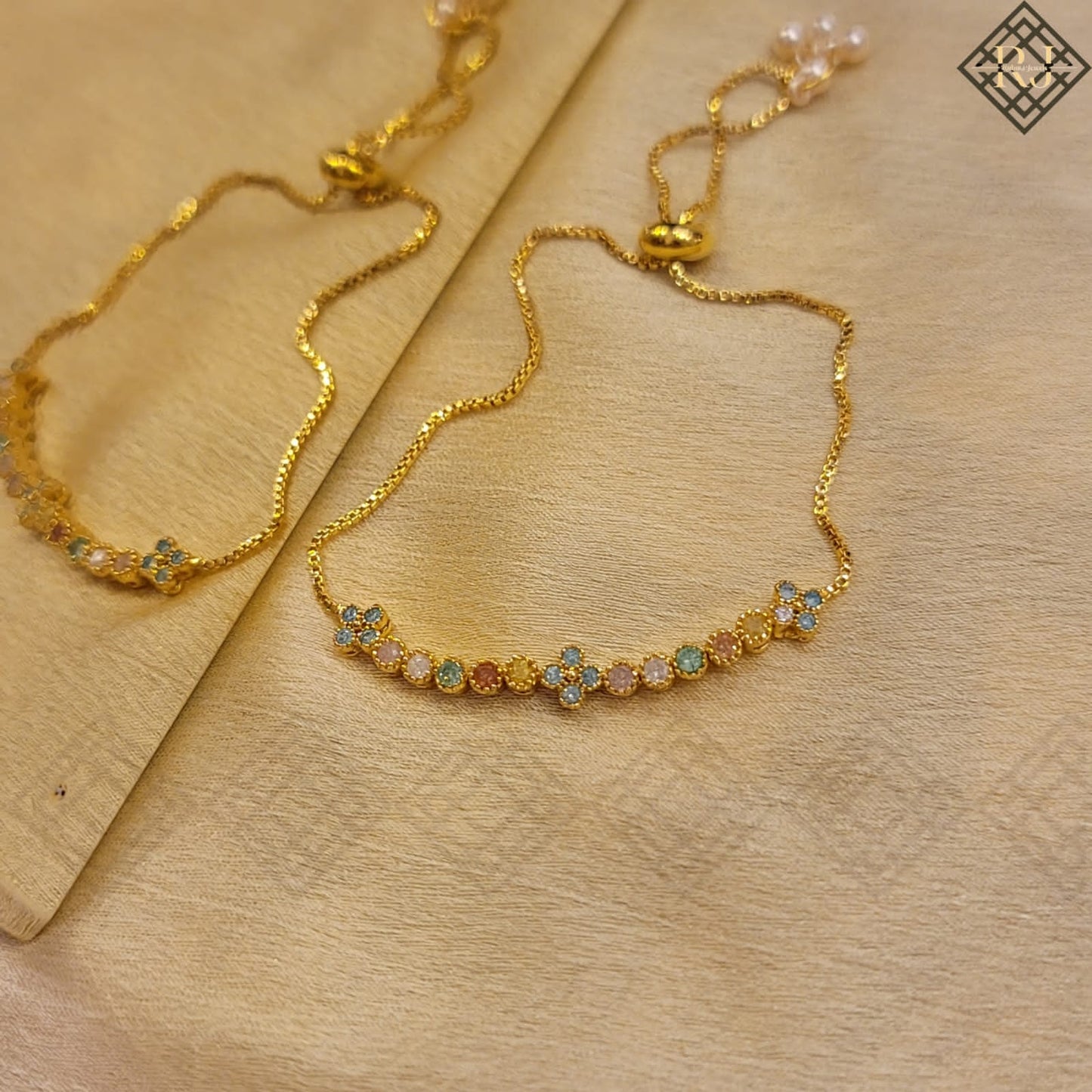 Updown Bracelate