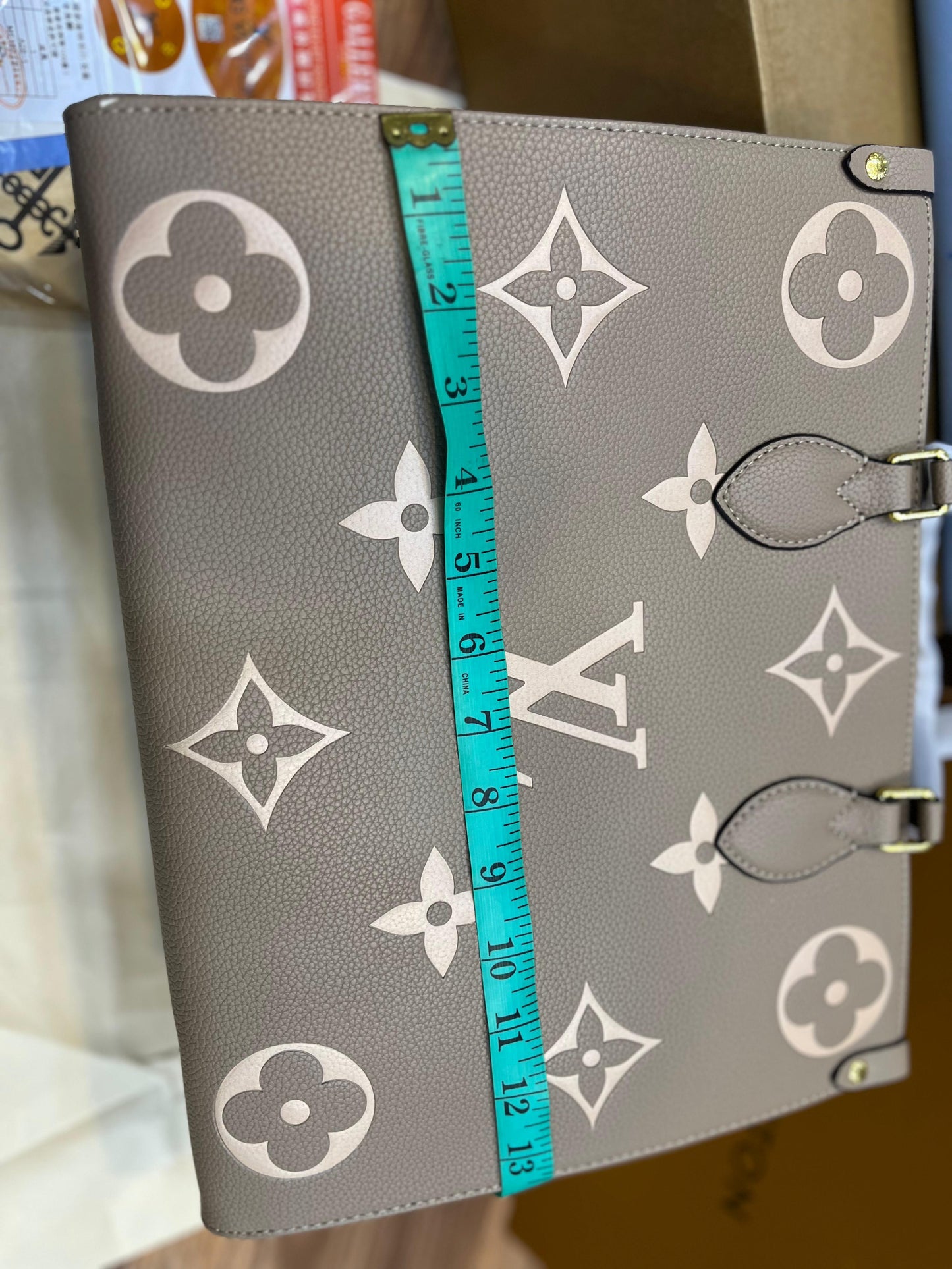 Louis Vuitton OnTheGo MM