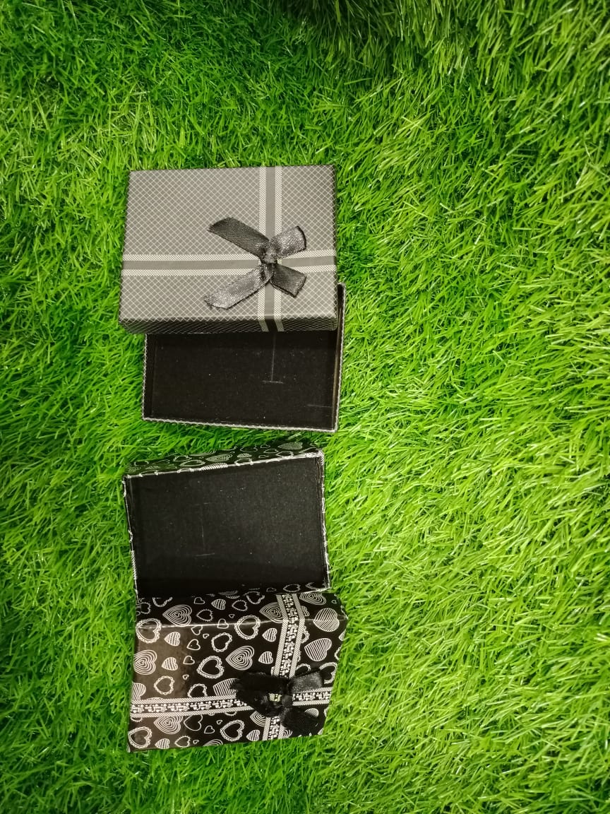 RIBBON PENDANT BOX