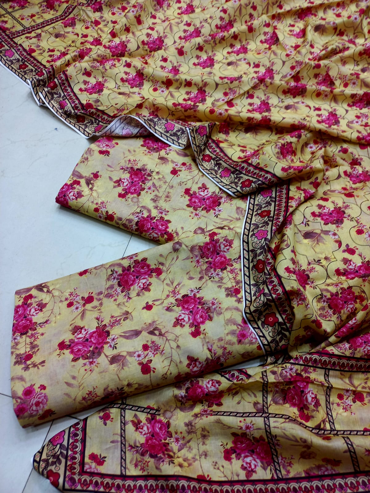 Bareeze Lawn 3 Pcs Printed