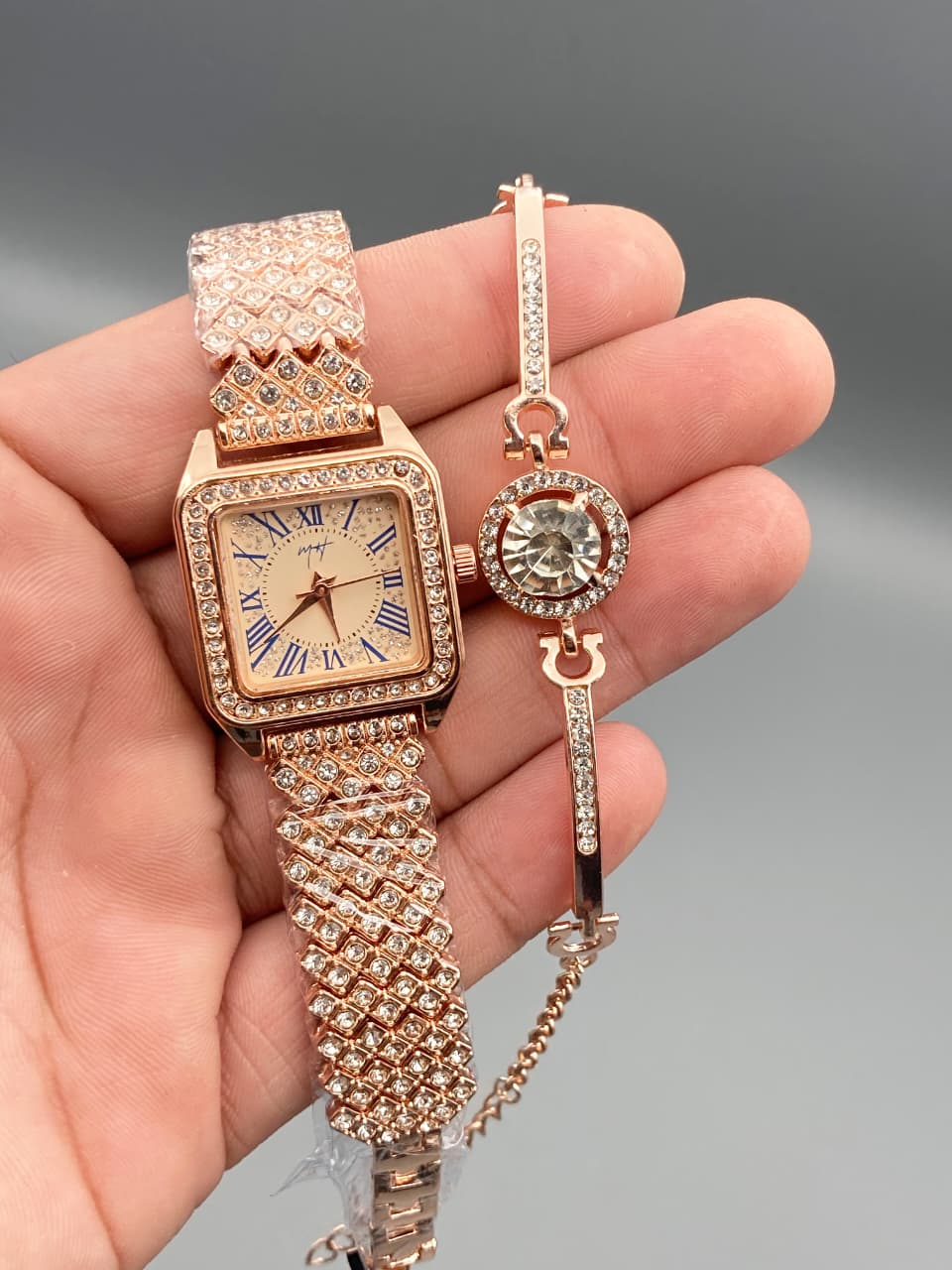 MH Fancy Ladies Jewellery Watch