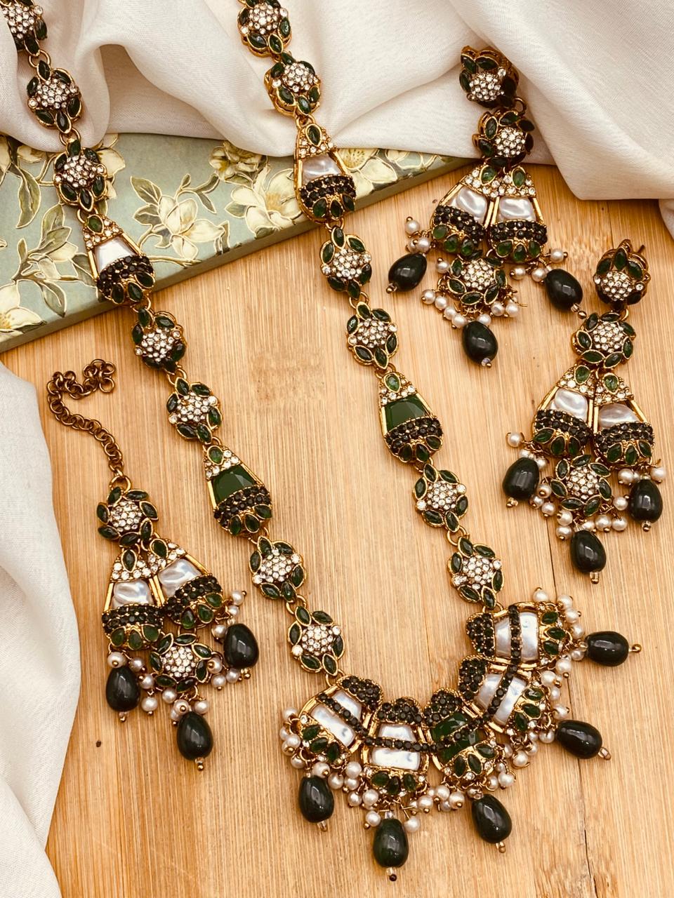 Elevate your style with stunning women’s jewellery
