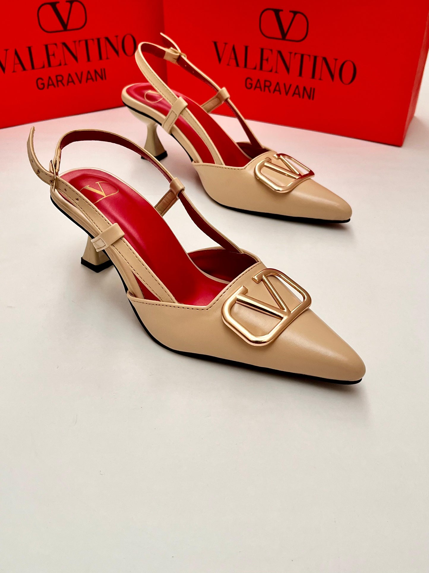 VALENTINO SIGNATURE