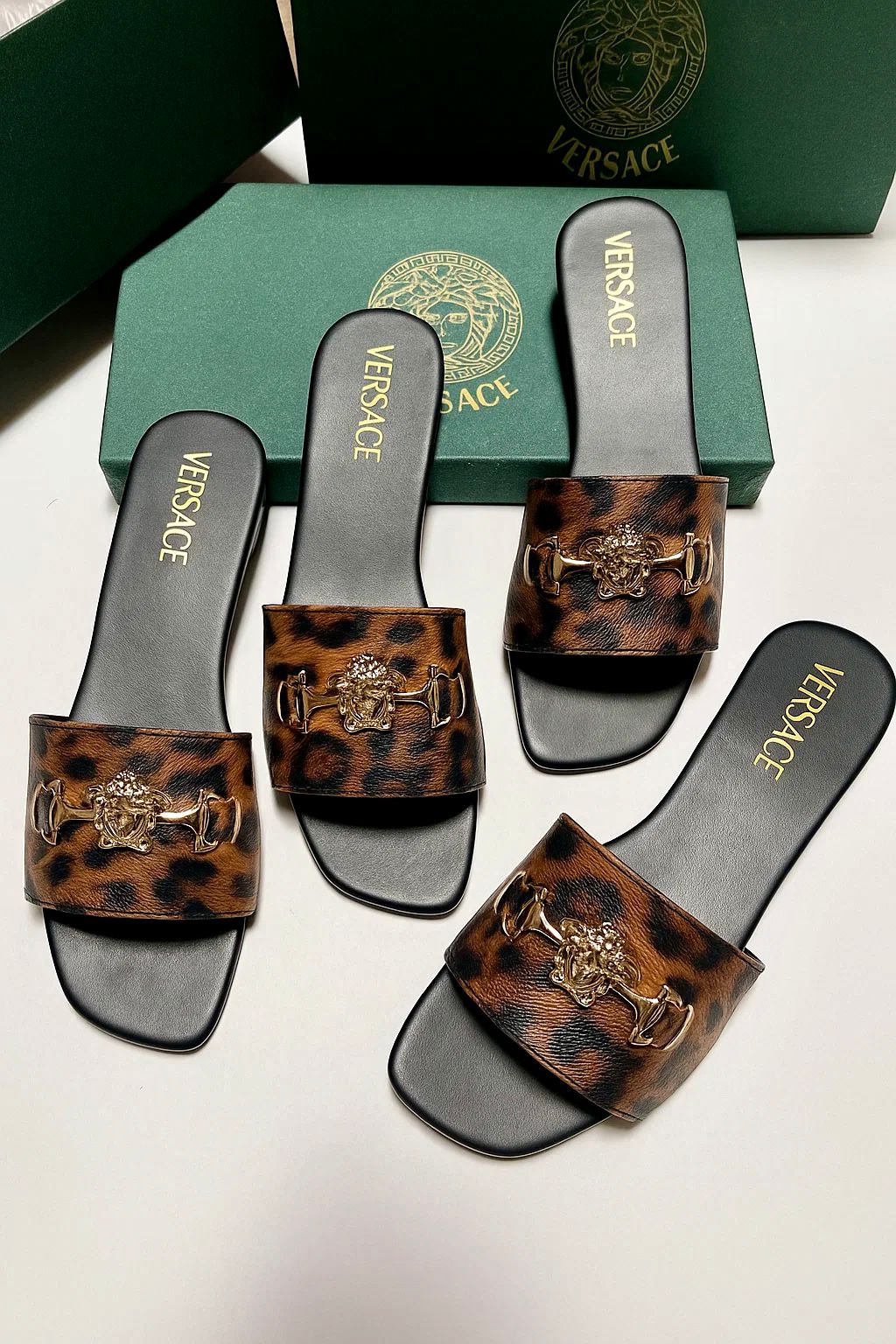 VERSACE