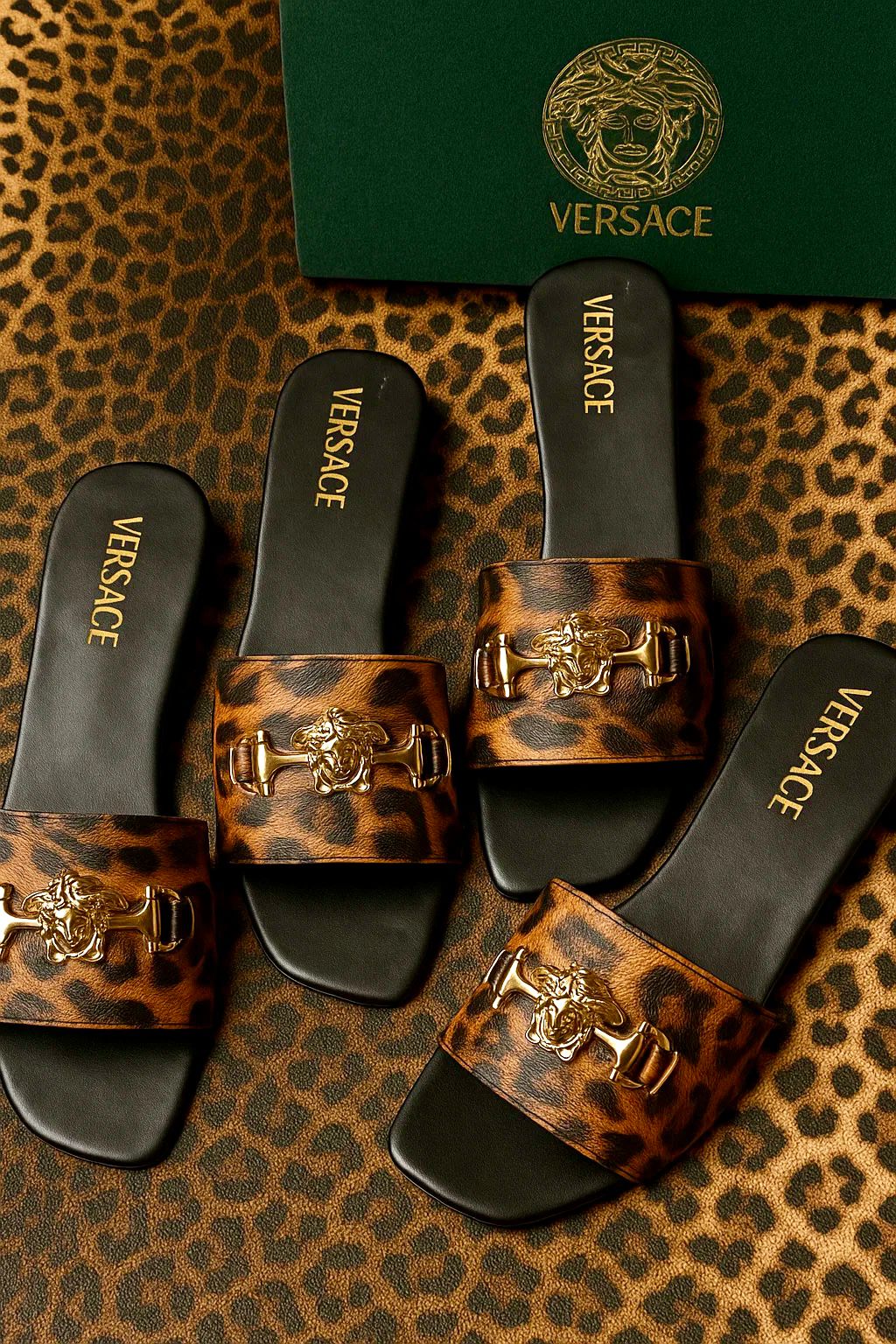 VERSACE