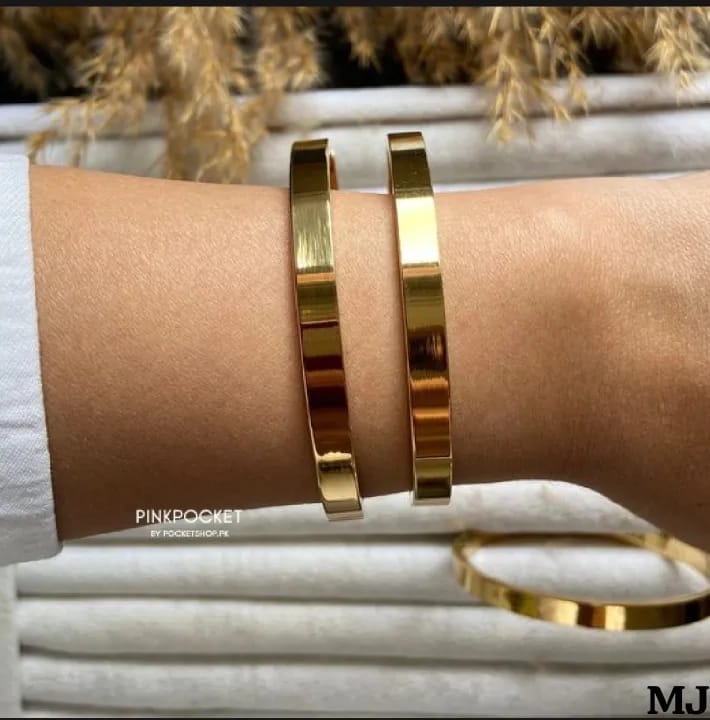 GOLD PLATED 2 PIECE BANGLES SET