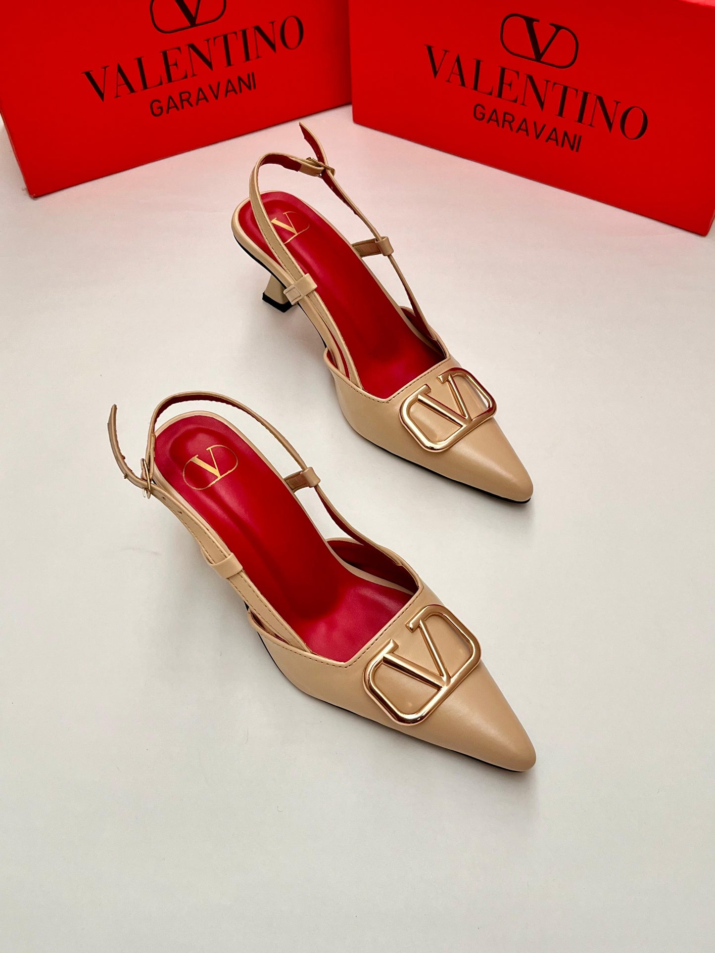 VALENTINO SIGNATURE