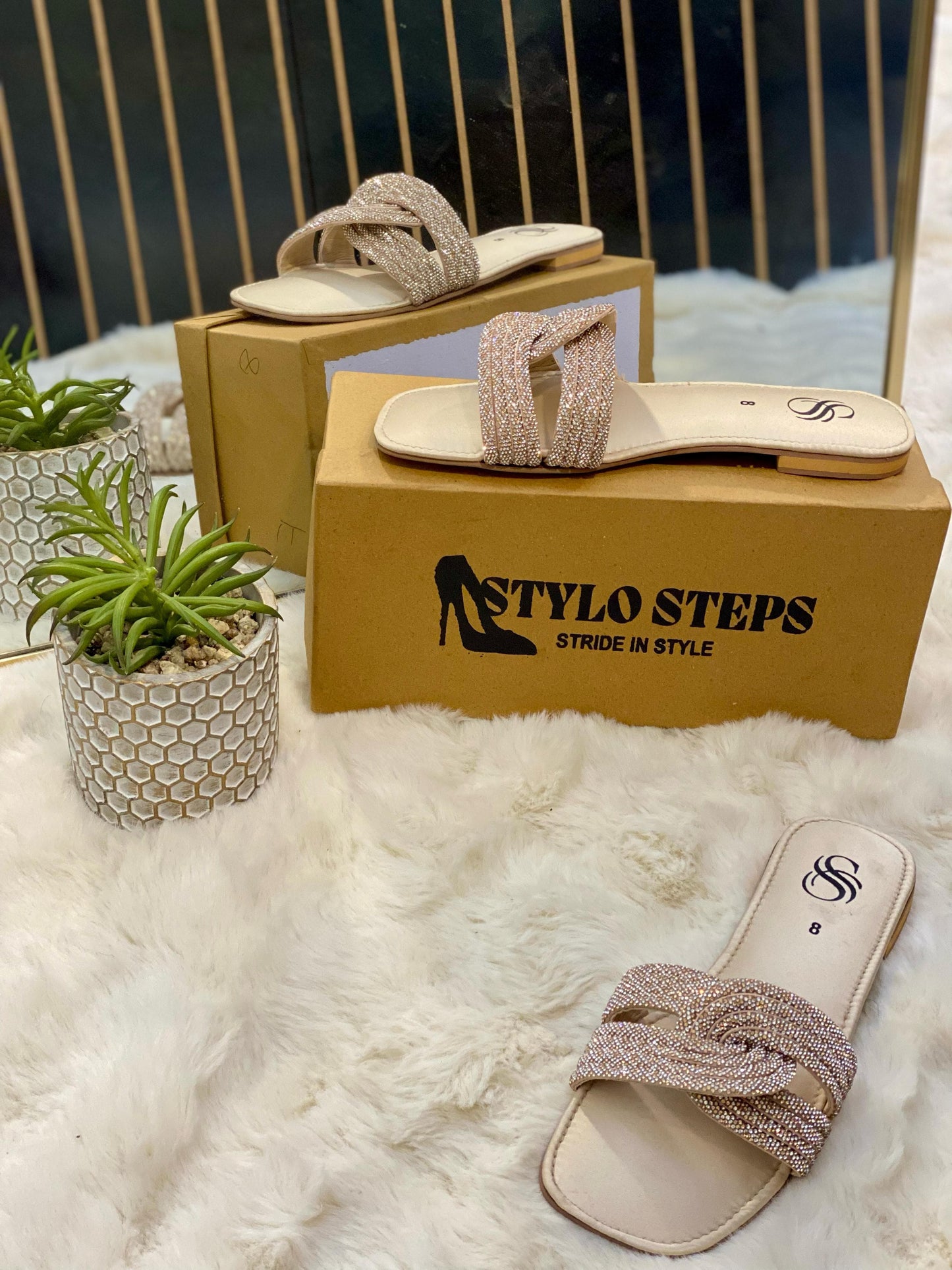Dazzle Walk Flat