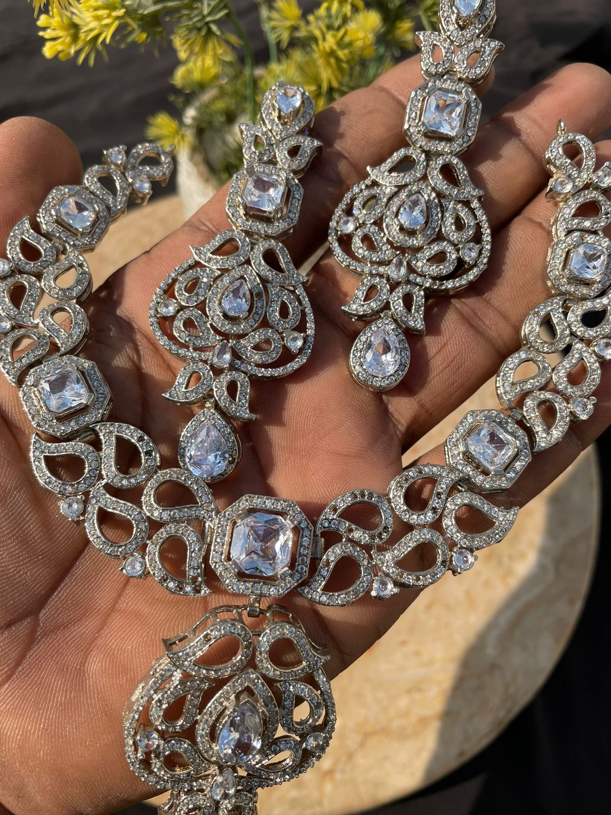 Necklace Earrings with Tika