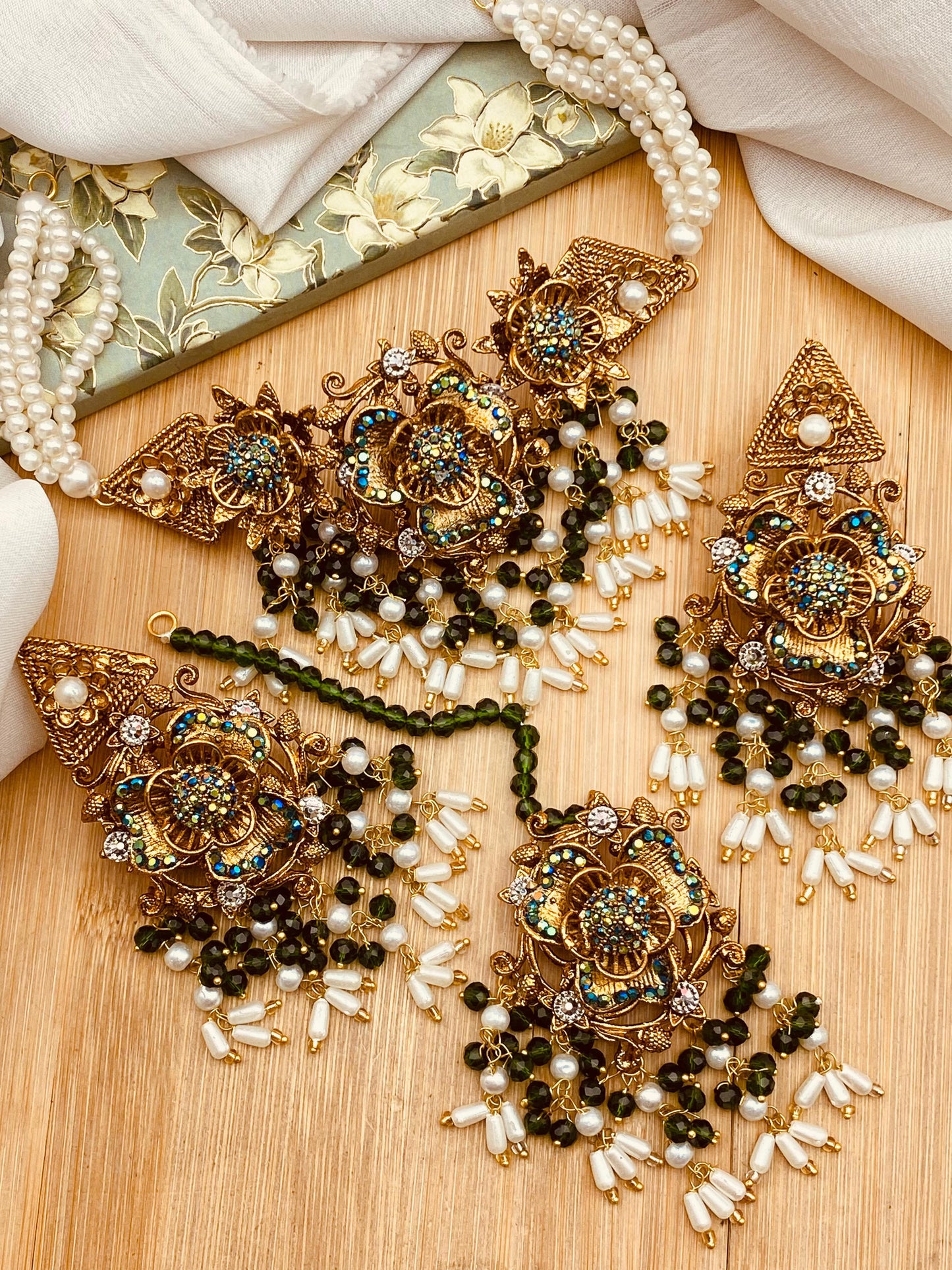 Turkish choker set