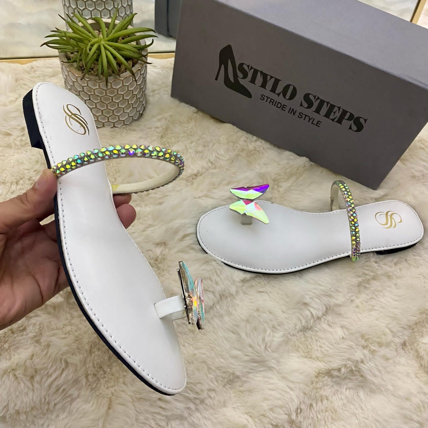 MD Butterfly Stride Flats