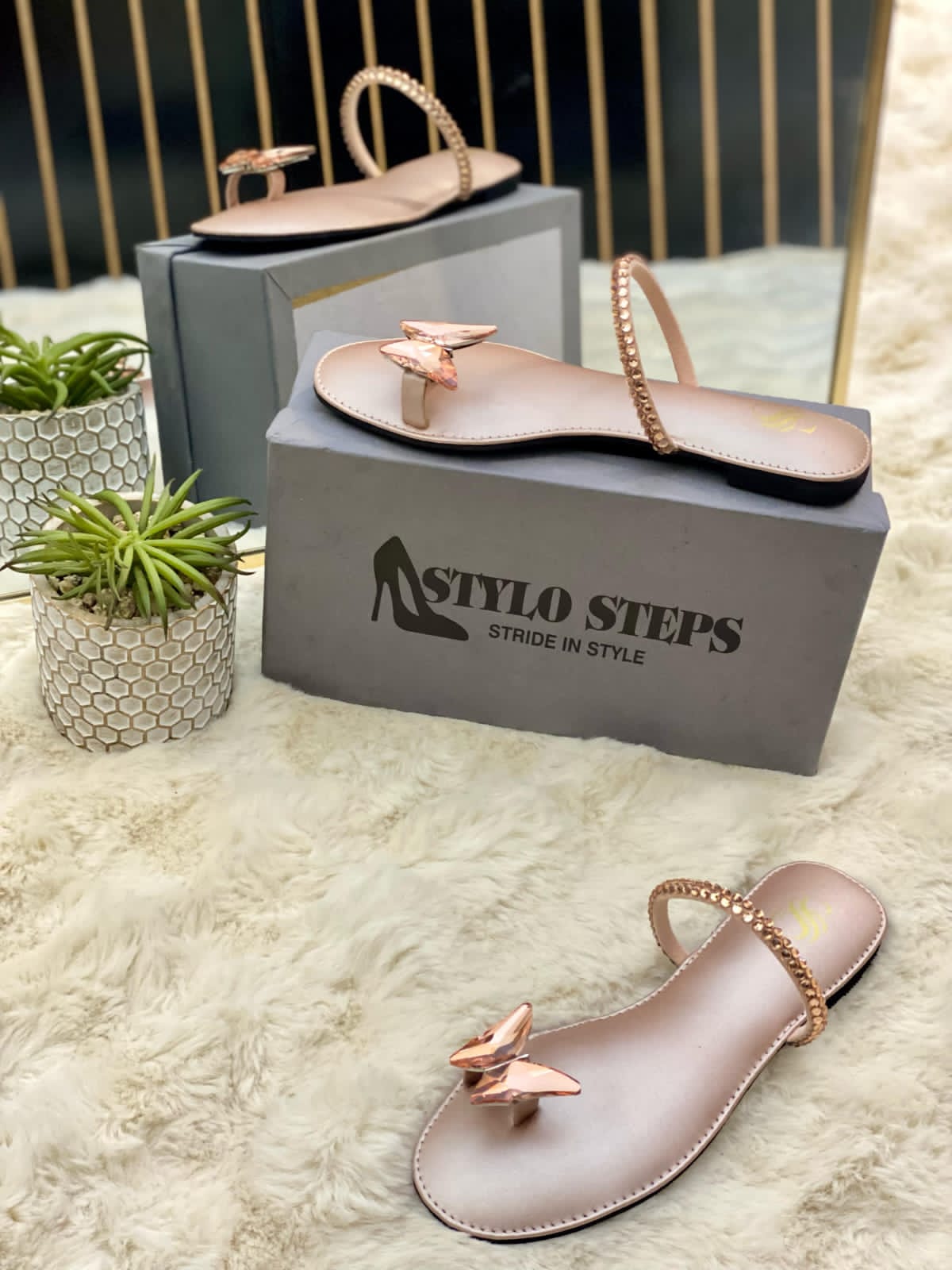 MD Butterfly Stride Flats