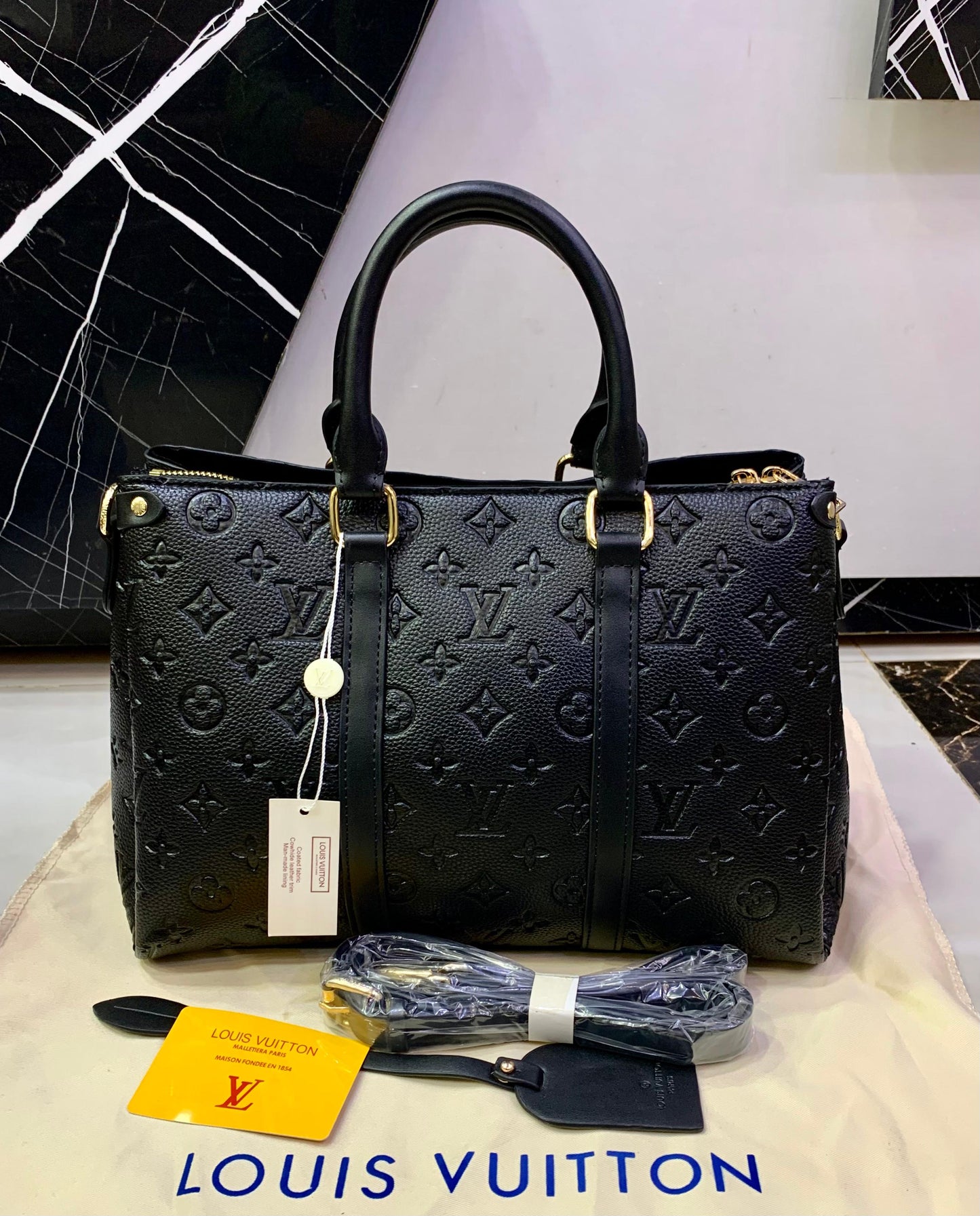 LOUIS VUITTON