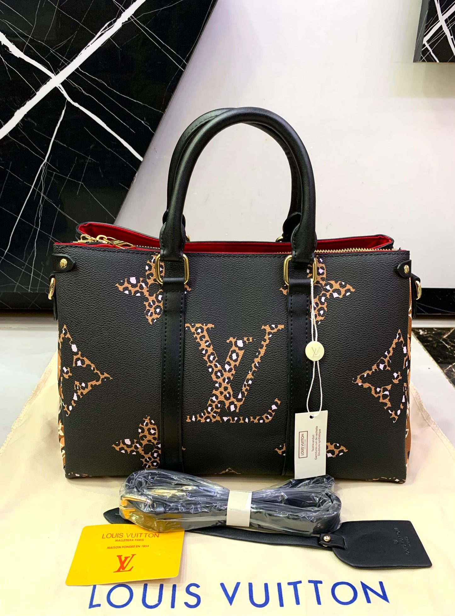 LOUIS VUITTON