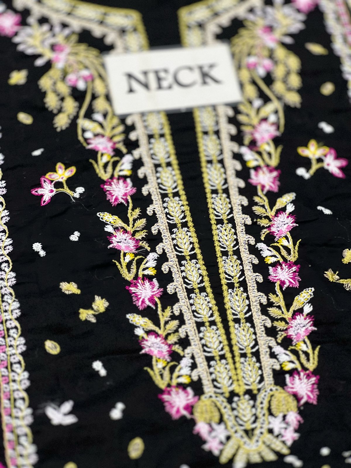 QALAMKAR LAWN COLLECTION
