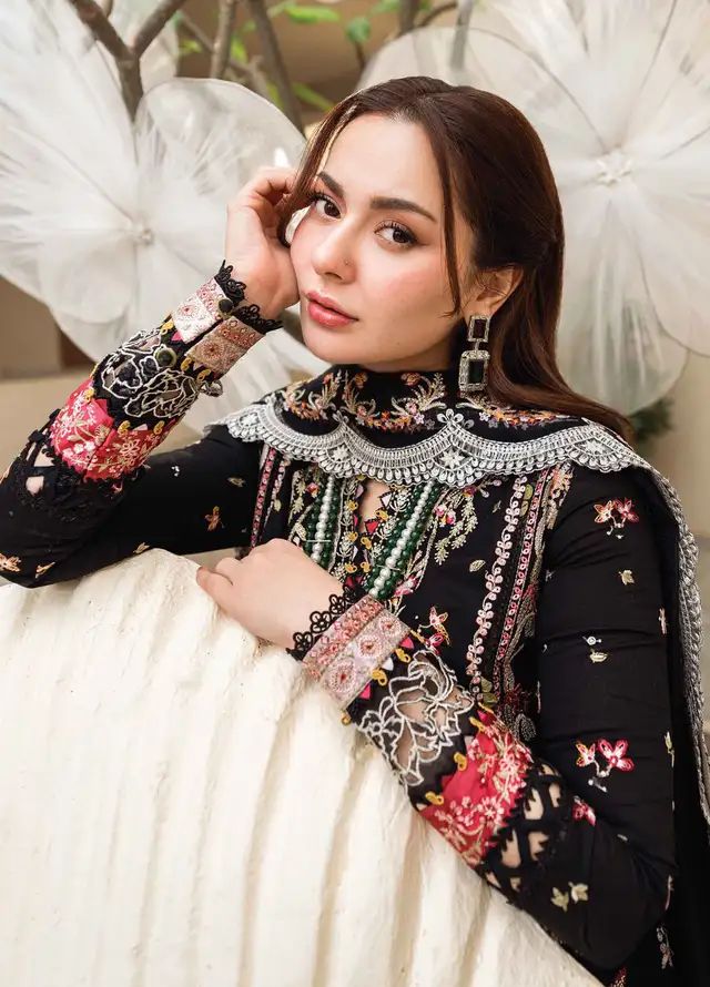 QALAMKAR LAWN COLLECTION