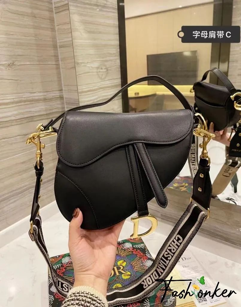 DIOR SADDLE