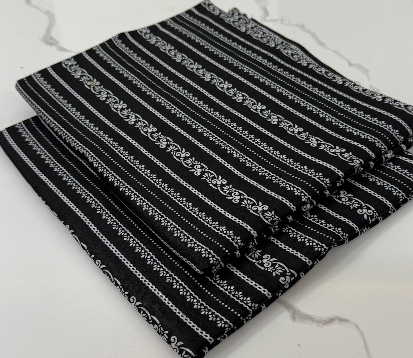 BLACK AND WHITE PRINTED TWO PIECE
