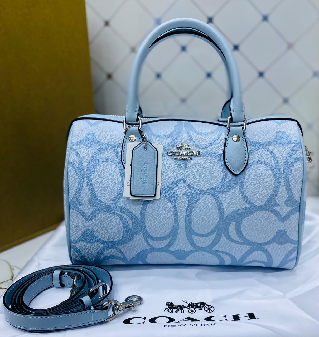SHOULDER BAG