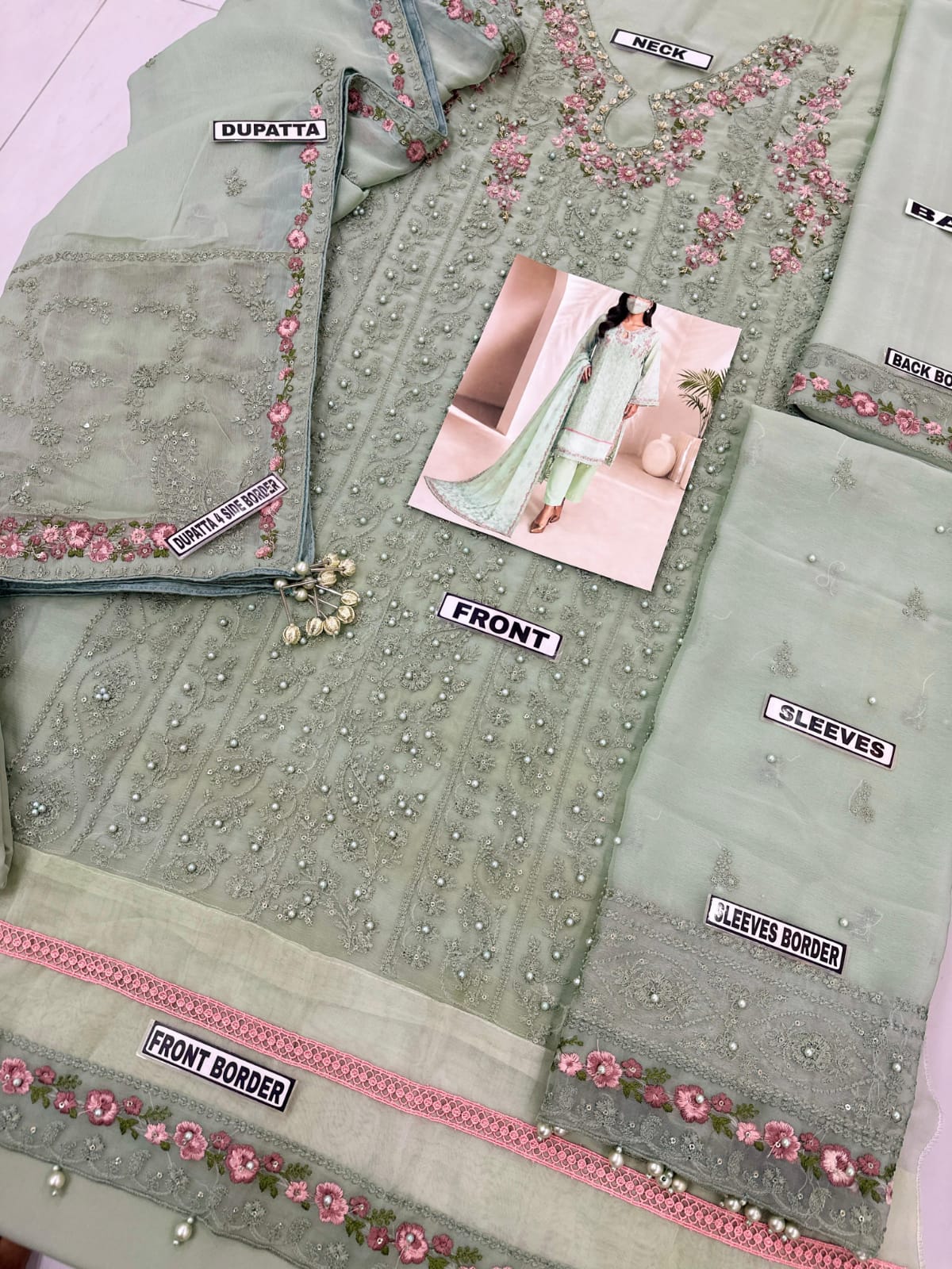 HUSN-E-SUROSHI Collection