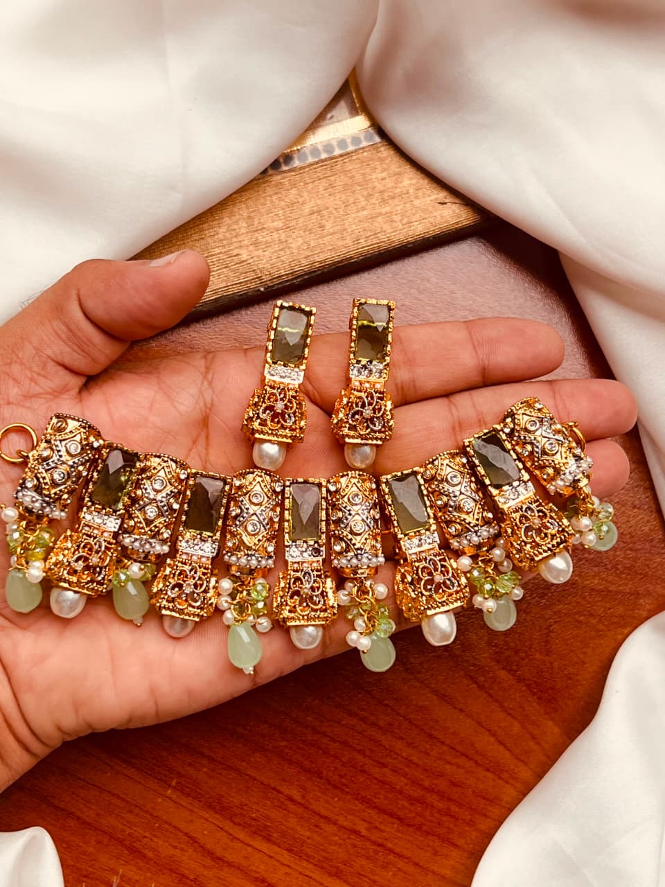 Choker Set