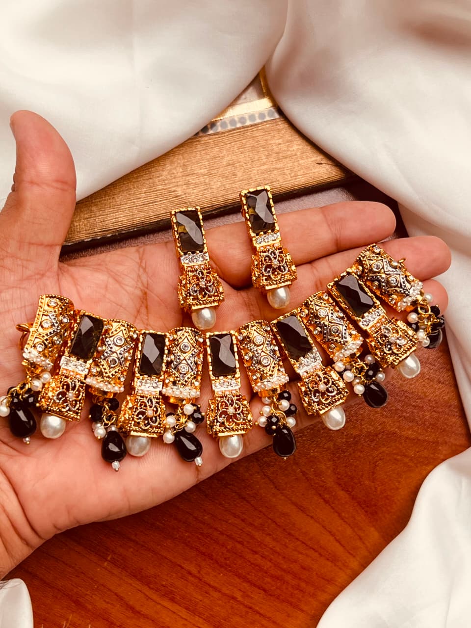 Choker Set