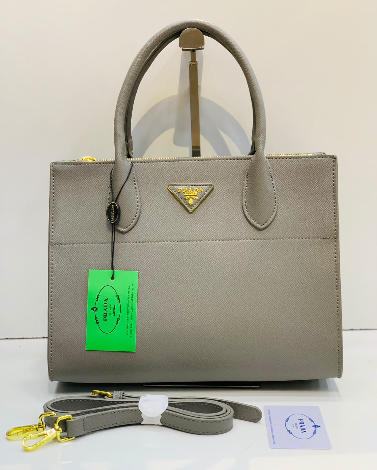 HANDLE TOTE BAG