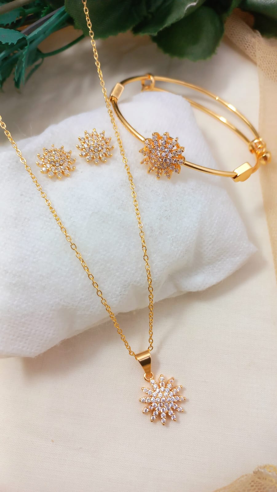 Zarkun Locket chain tops
