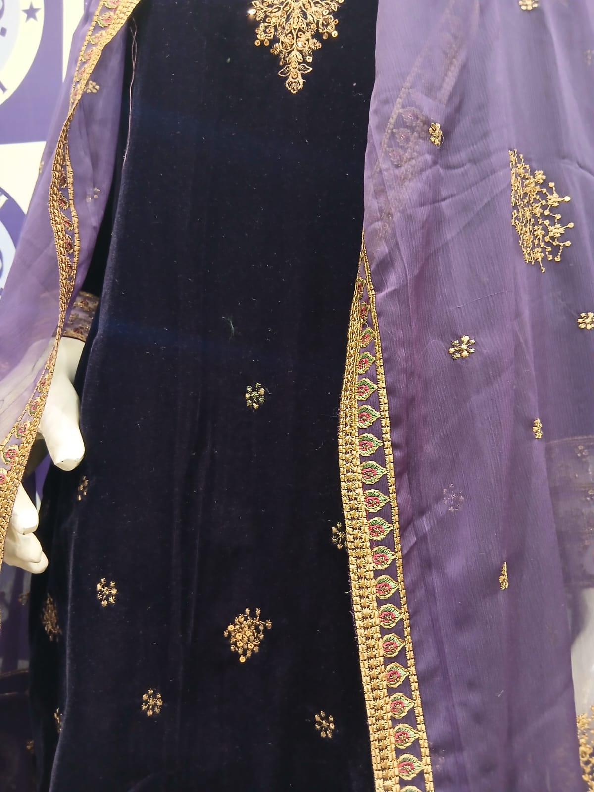 BAROQUE JAZMIN VELVET