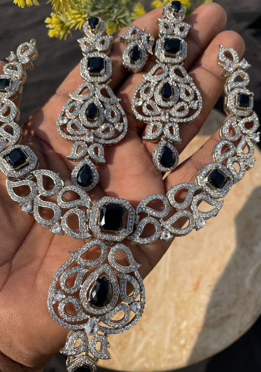 Necklace Earrings with Tika