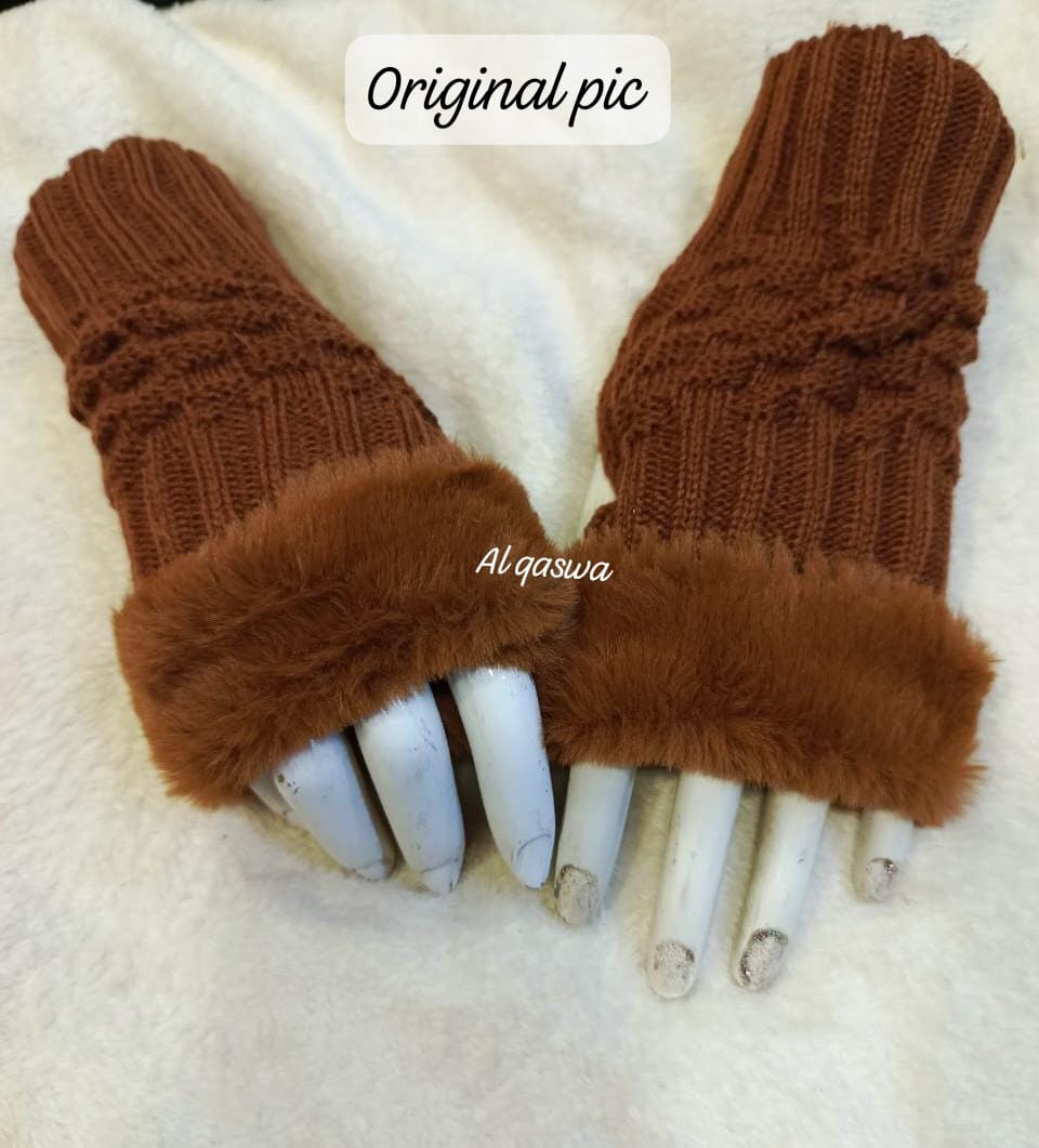FLUFFY HALF GLOVES FOR GIRL