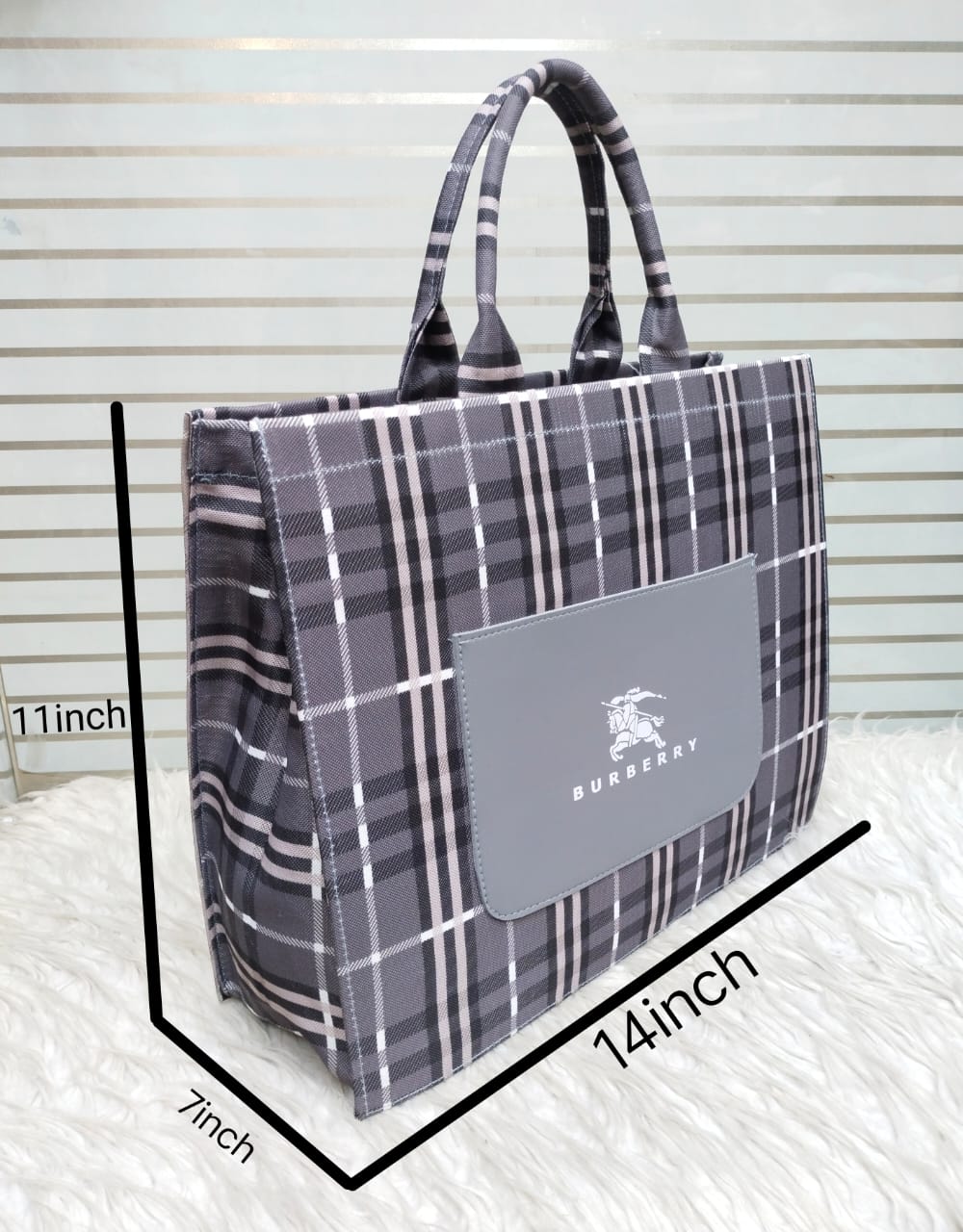 BURBERRY TOTE Handbag