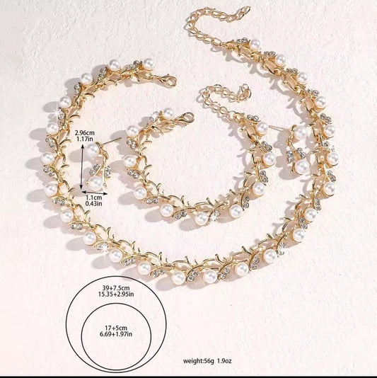 Beautiful necklace each + bracelet