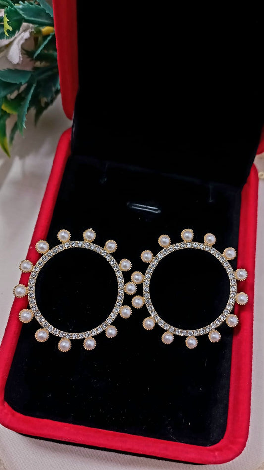 Delicate Design Pearl tops
