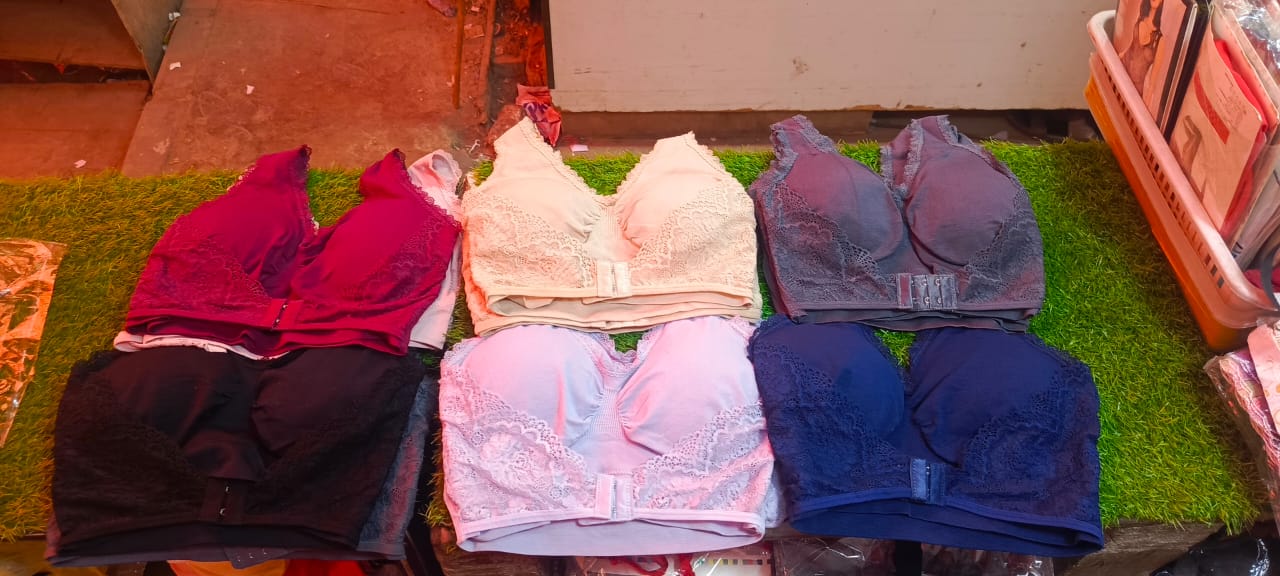 Breast tighting bra