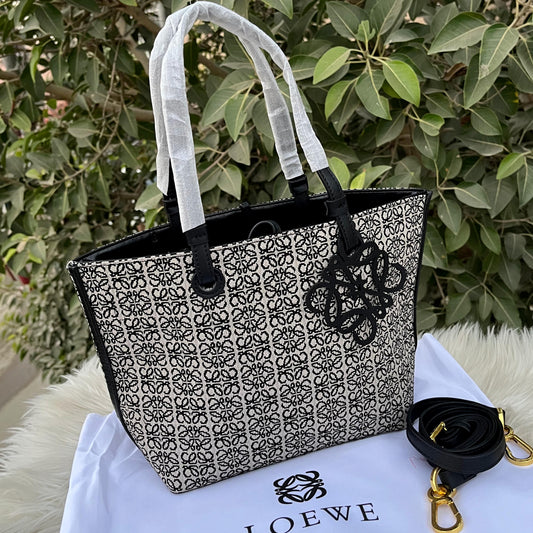 LOEWE Handbag