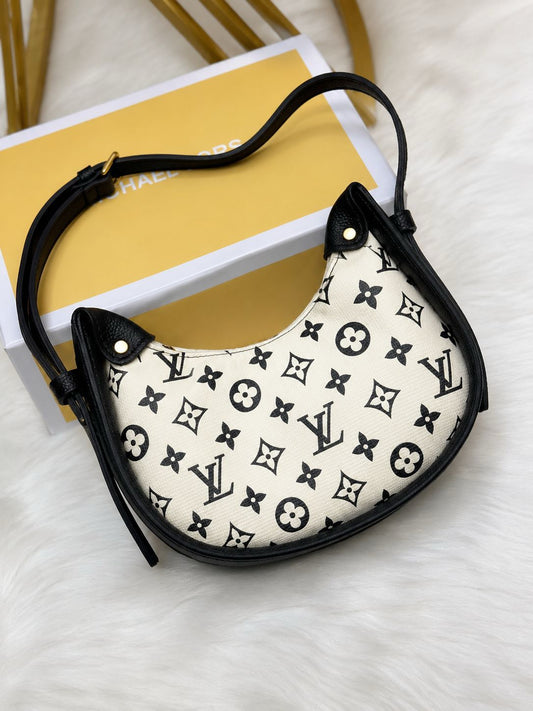 Moon Bag