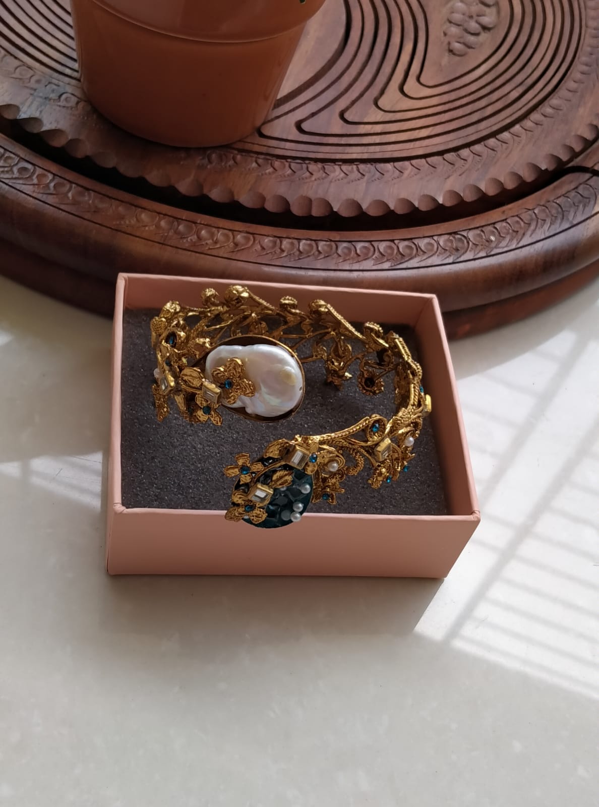 Handmade turkish work with morther of pearl bangle