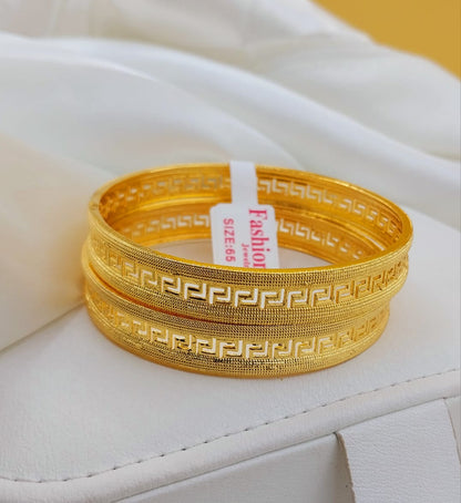 China gold plated two piece bangle set