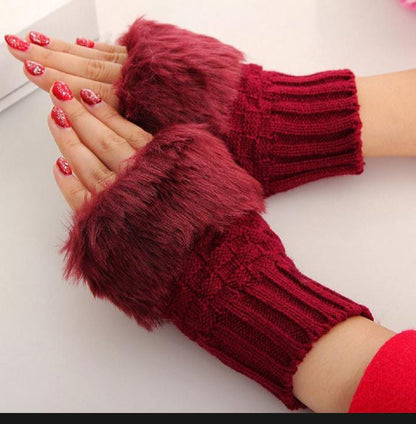 FLUFFY HALF GLOVES FOR GIRL