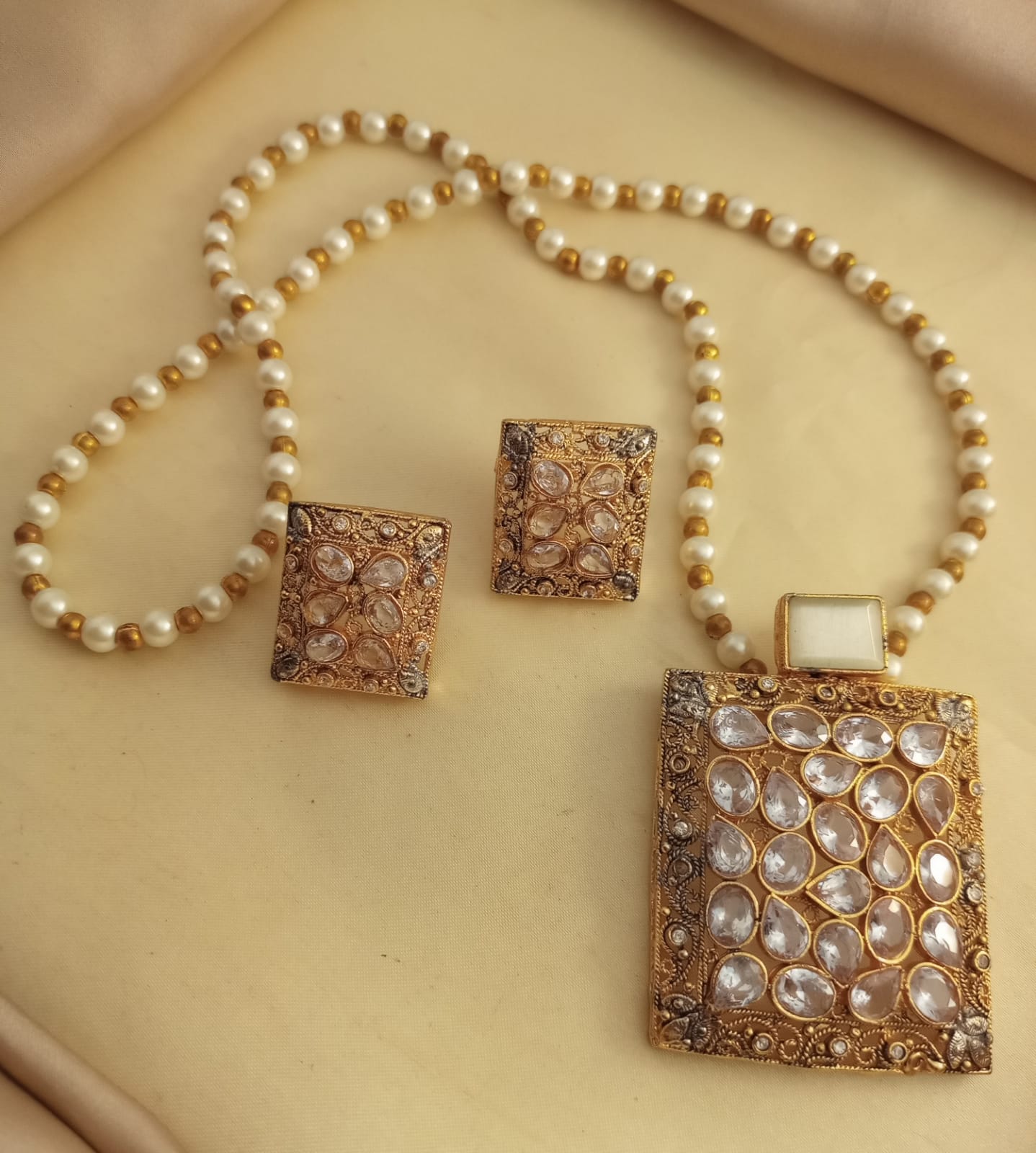 Egyptian Locket Set With Fancy Mala