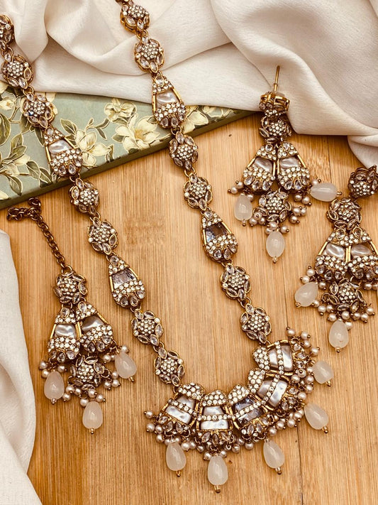 Elevate your style with stunning women’s jewellery