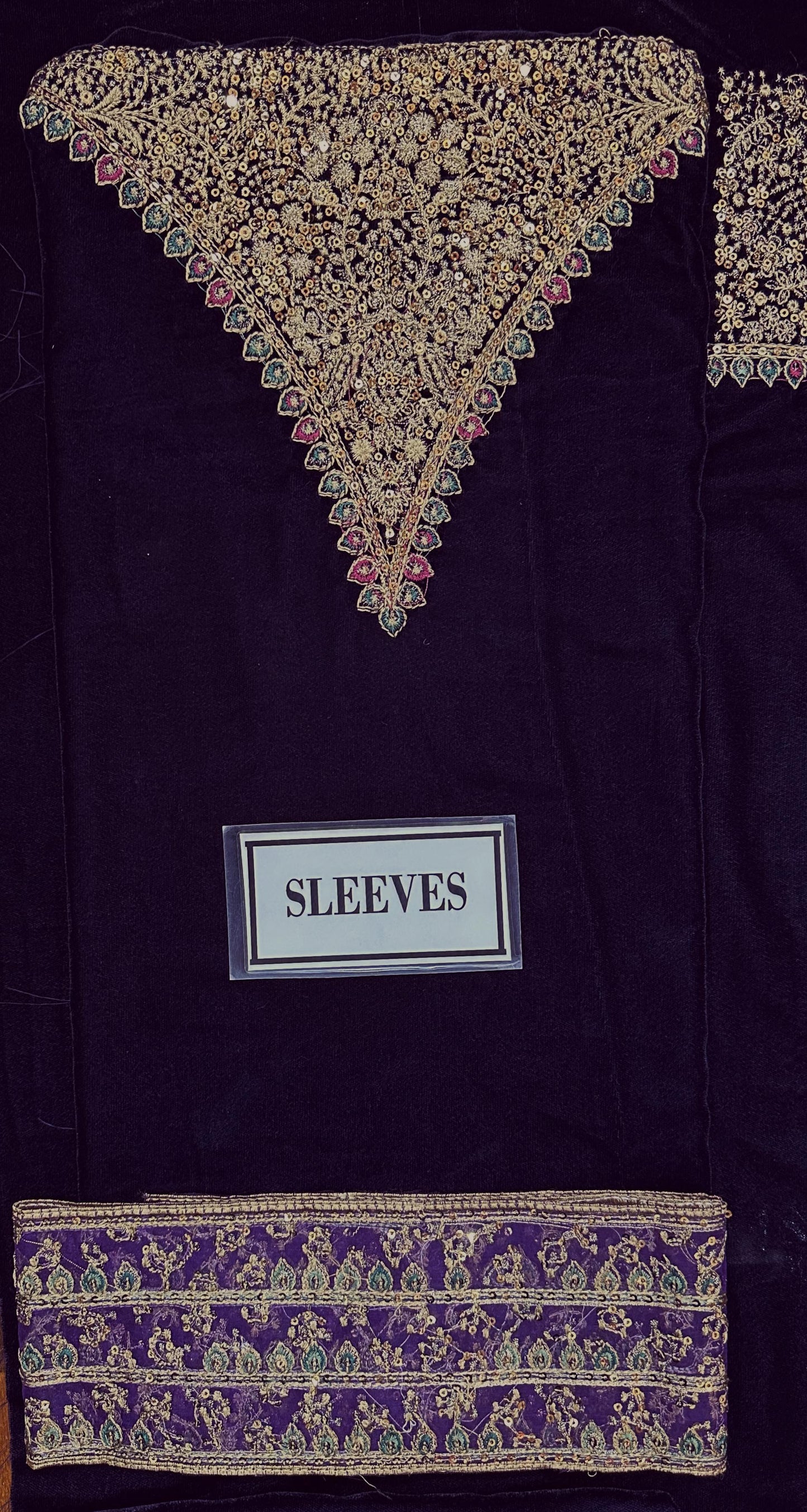 Jazmin Velvet Embroidered