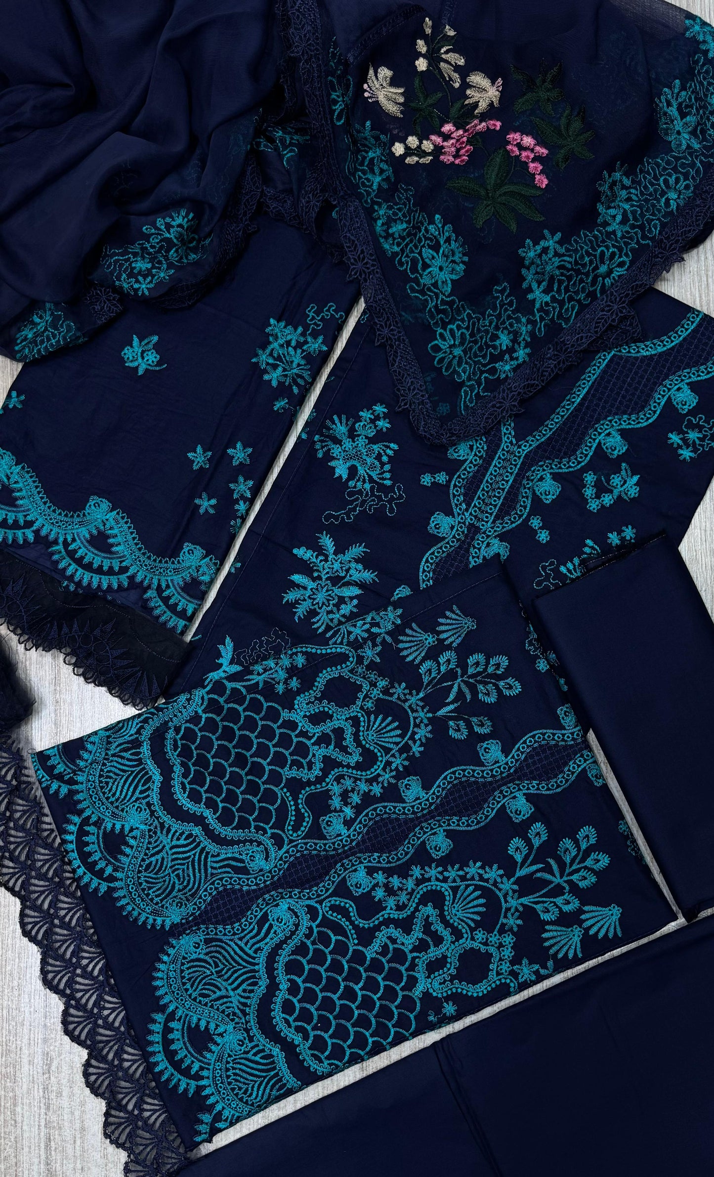 Republic Women's Wear