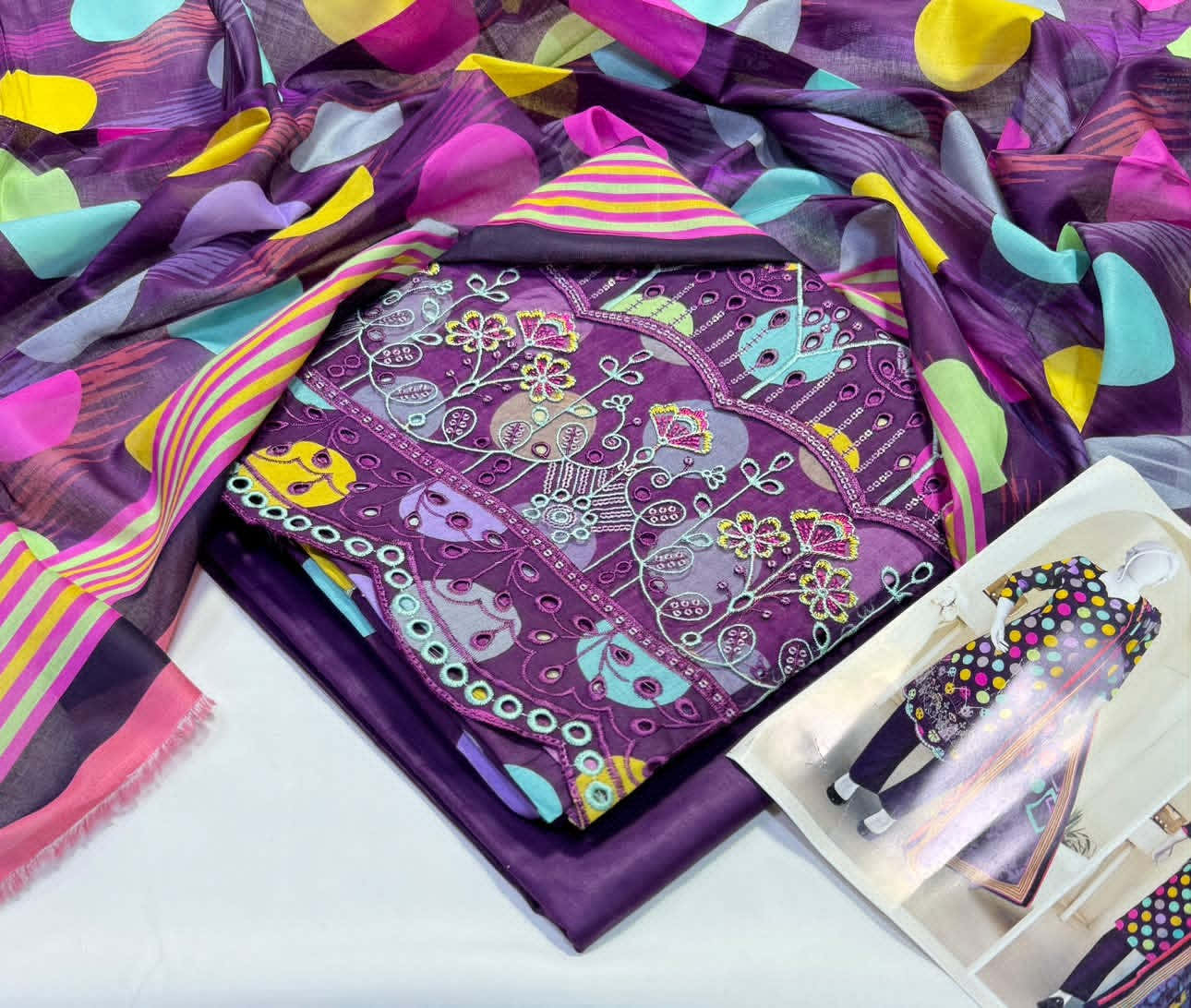 Boring Daman Embroidered Collection