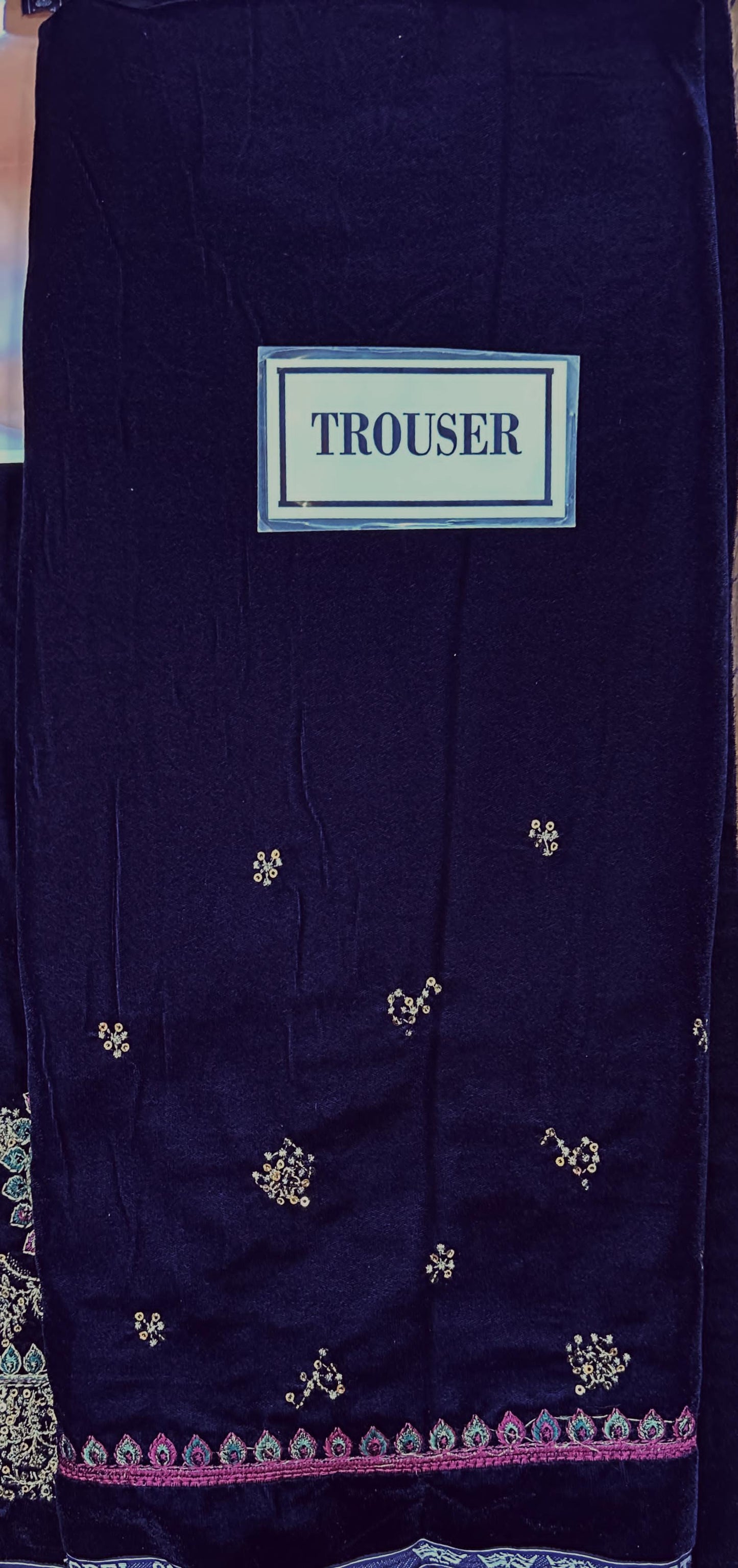 Jazmin Velvet Embroidered