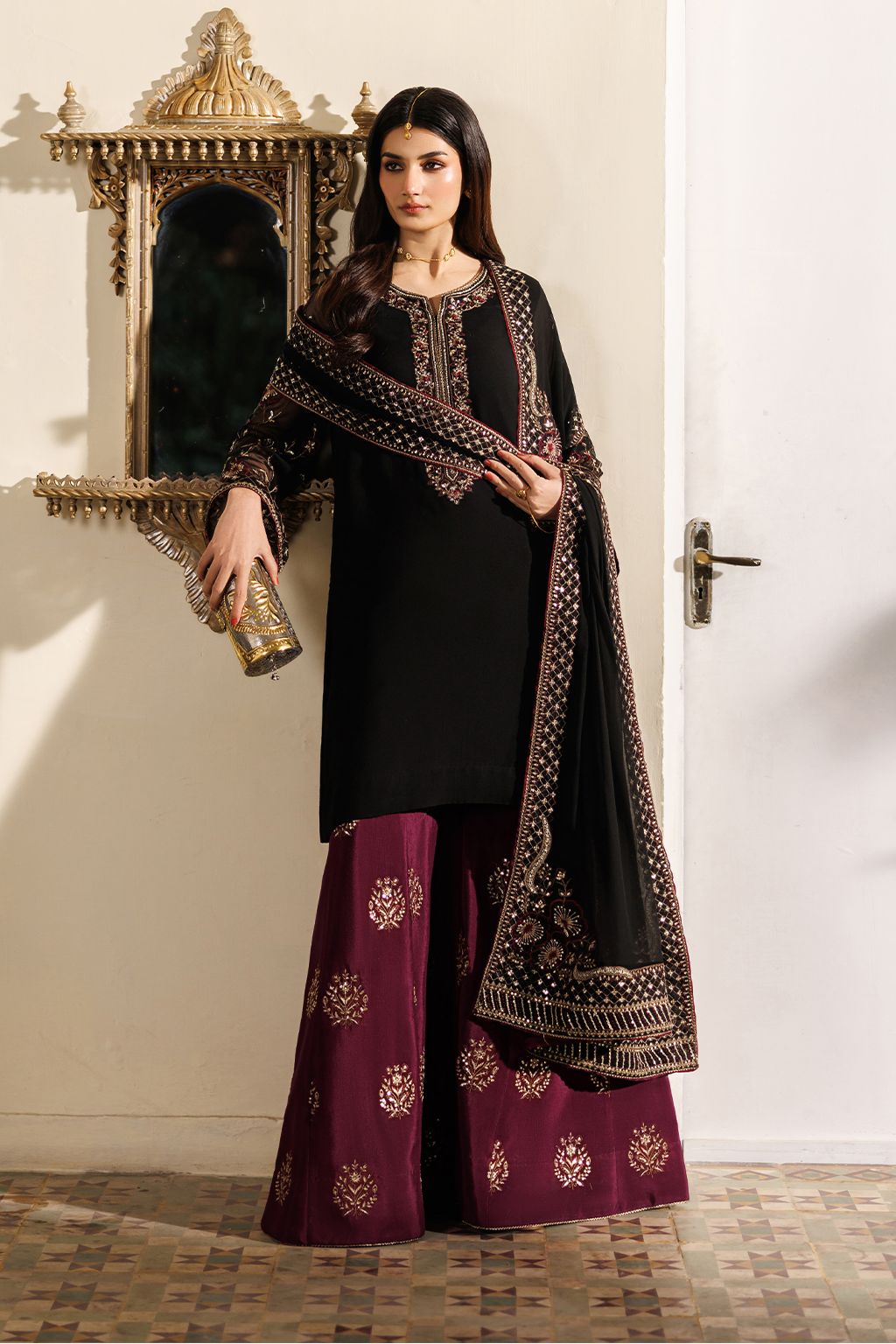 Iznik Chiffon Embroidered Collection